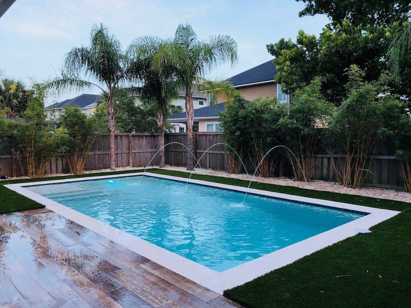 Laminar Swimming Pool Water Feature